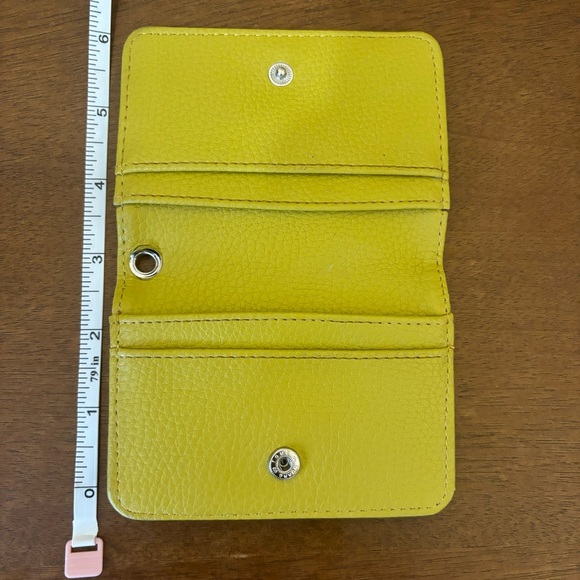 2/$15 Steve Madden Bifold Card Case Lemon, Steve Madden BFold - Picture 10 of 11